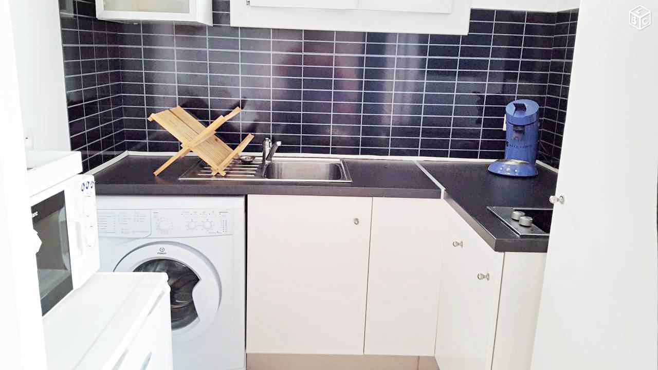 Cuisine équipée de l’appartement à Hossegor